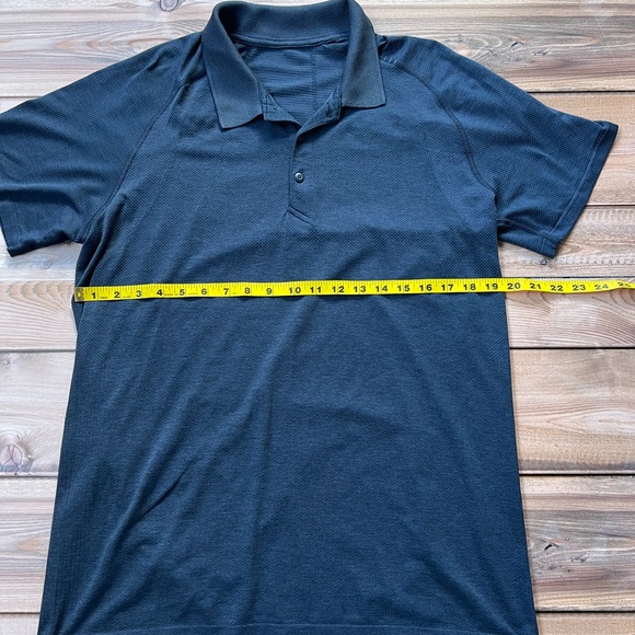 Lululemon Navy Blue Polo Shirt for Men  Metal Vent Tech Performance Top - Picture 4 of 8